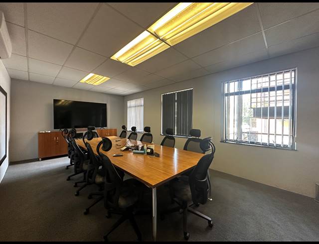 219M² OFFICE FOR SALE IN SANDOWN